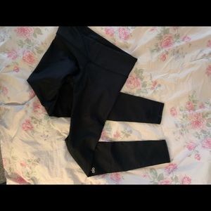 Alo mid-rise yoga pants size small